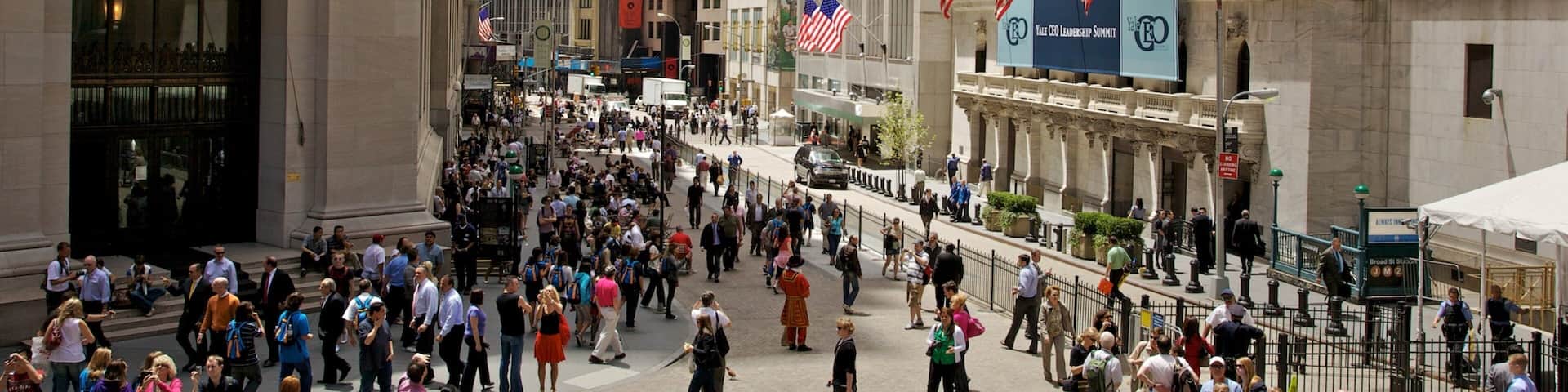 Wall Street which includes heritage architecture, street scenes and a city