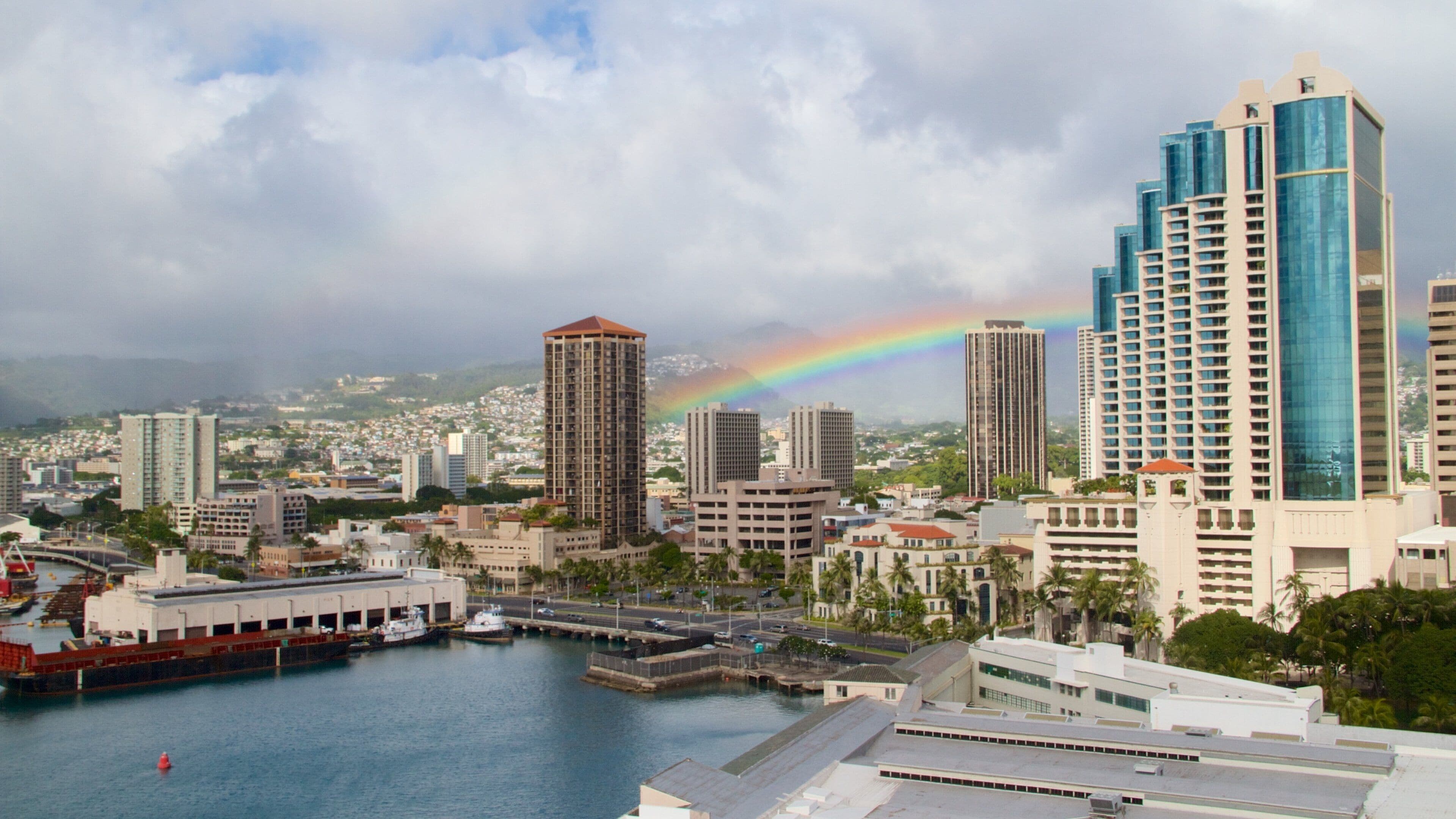 Centrale Honolulu og byder på en by, skyline og moderne arkitektur