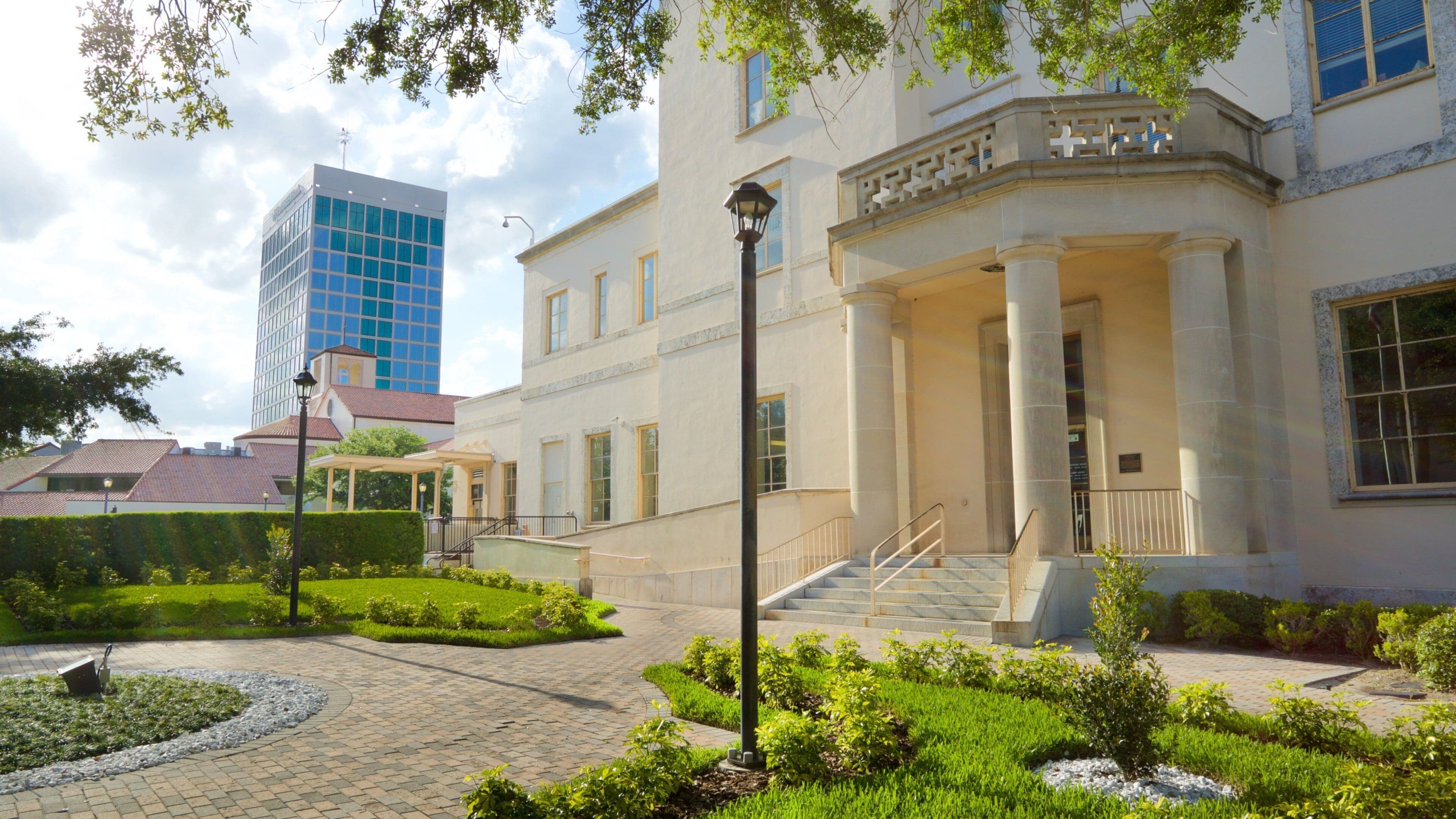 Downtown Orlando which includes a park