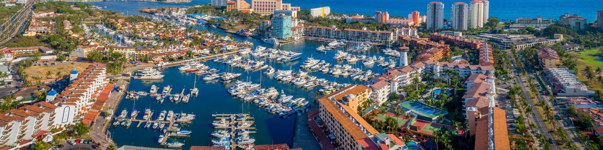 Vista aérea de Marina Vallarta en Puerto Vallarta Jalisco México