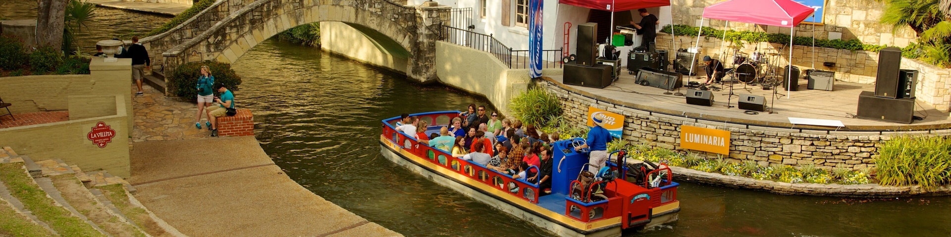 Centro - Paseo del Río mostrando un río o arroyo, arquitectura patrimonial y un puente