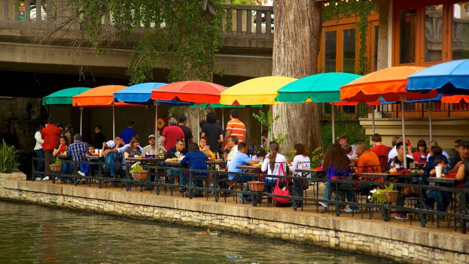Downtown - Riverwalk featuring street scenes, a city and outdoor eating