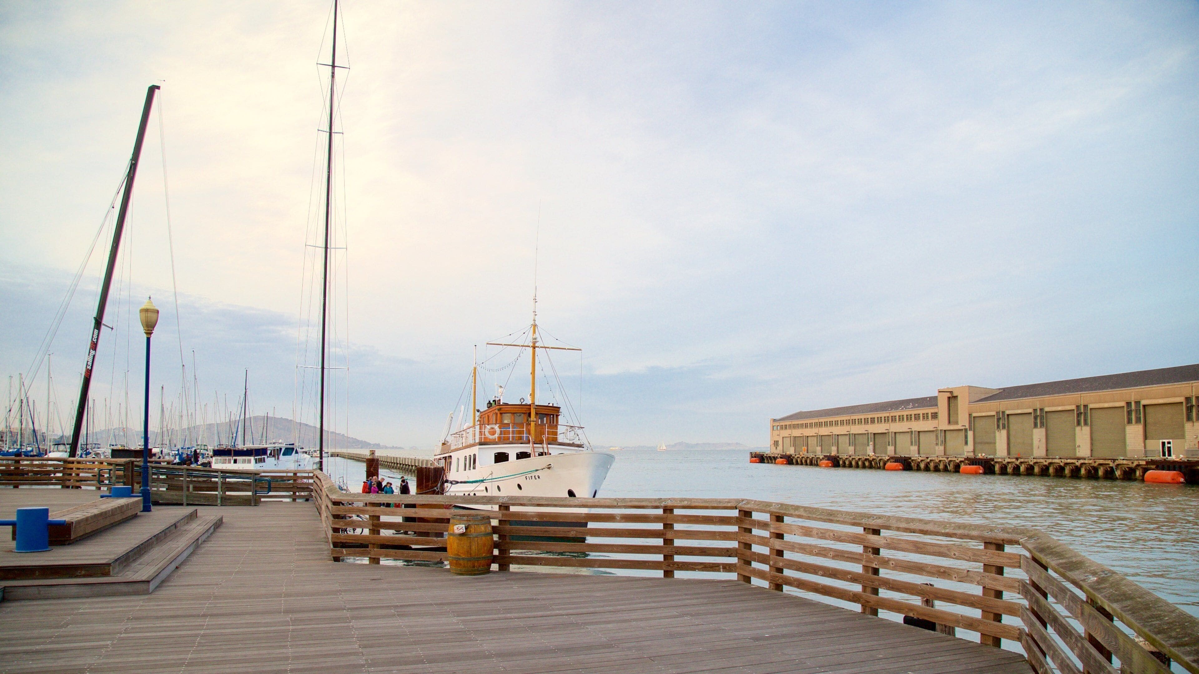Fisherman\'s Wharf which includes a bay or harbour