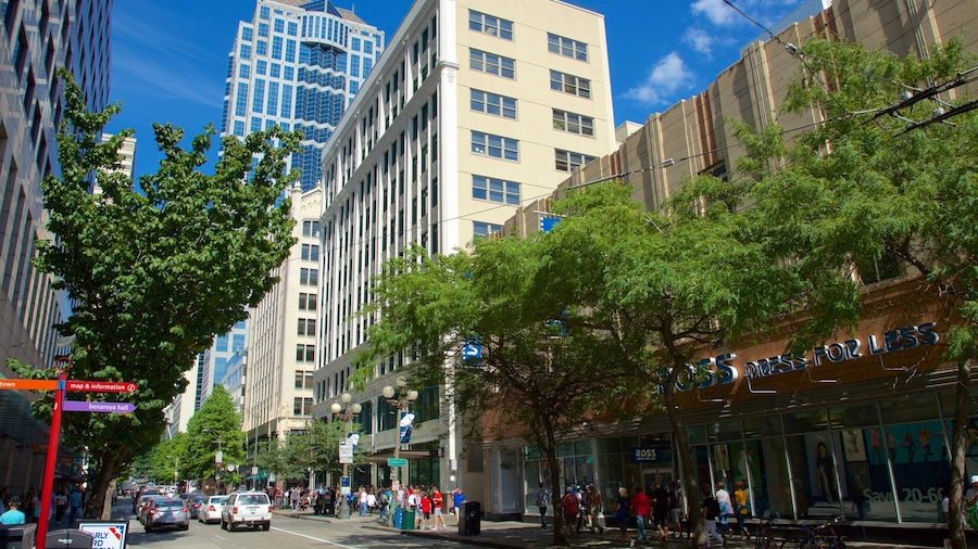 Downtown Seattle featuring street scenes and central business district