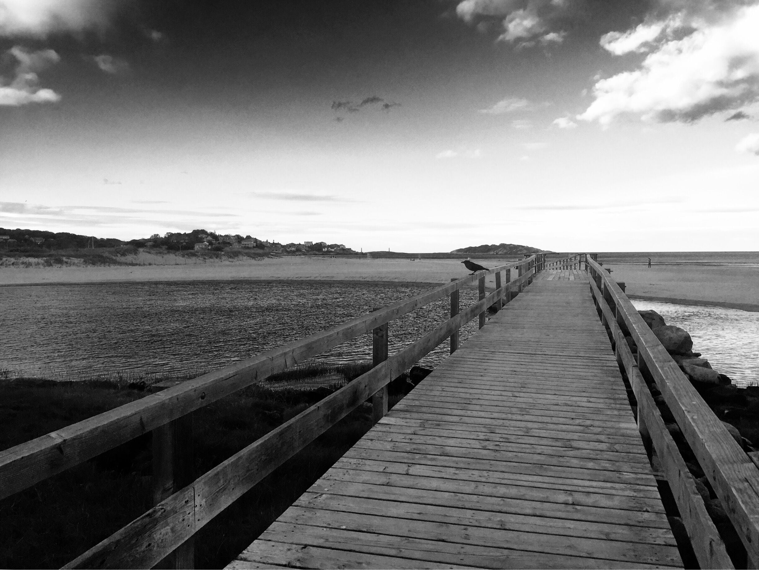 this beach is an ever-changing beauty - i think best on cape ann. great surf, tidal estuary (aka 'crabtown' for kids at low tide).  large p-lot fills up by mid-morning ($25 to park) so head up early and make a day of it. snack shack and bath house as well.