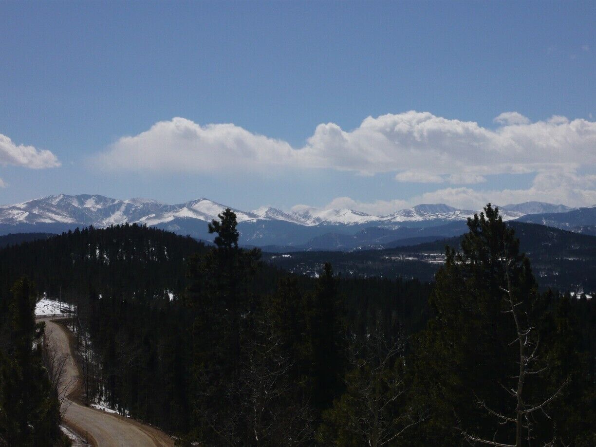Snow-capped Rockies in Golden Gate Canyon State Park, a nice day trip from Denver