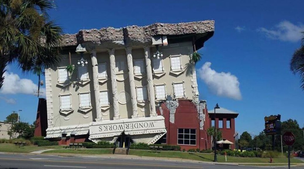 Outside WonderWorks in Panama City Beach, FL. So much fun for families!
#LifeAtExpedia