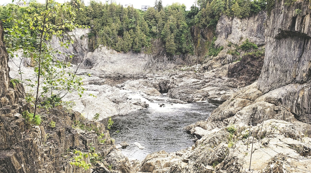 The Falls & Gorge walk is approximately 5 KM depending where you start. Along the path you can find geocaching, a nice picnic area, and a place that you can pay a small fee to take over 200+ stairs to different sections of the gorge below. Depending on whether you take photos or walk right through, I easily spent 3 hours here. The paths are not wheelchair friendly in many areas, but there are sections where you can drive up to and look down.