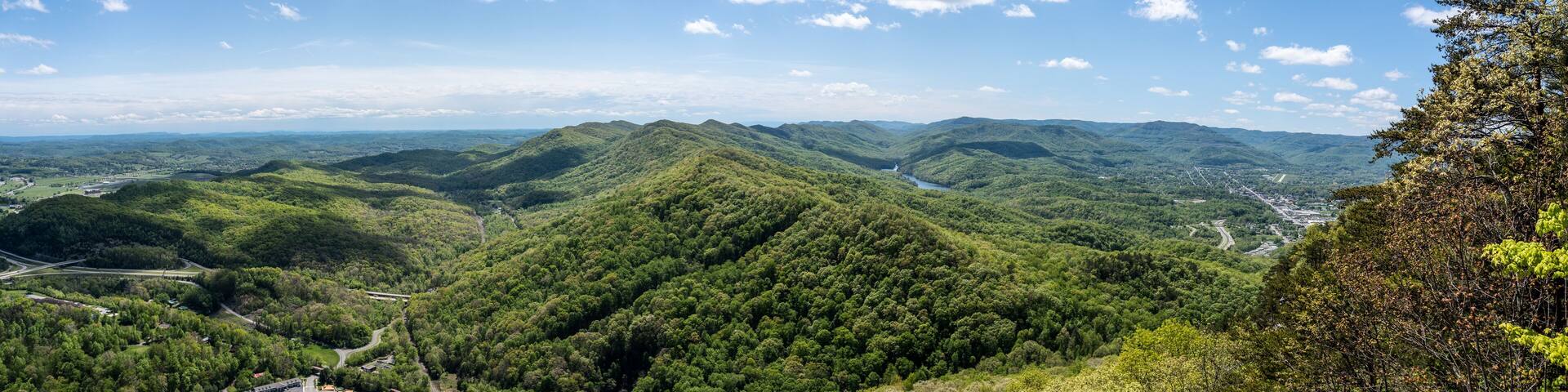 Cumberland Gap through Cumberland Mountains, within Appalachian Mountains. Tripoint of Kentucky, Virginia, and Tennessee. Cumberland Gap National Historical Park. Pinnacle Overlook at key passageway.
