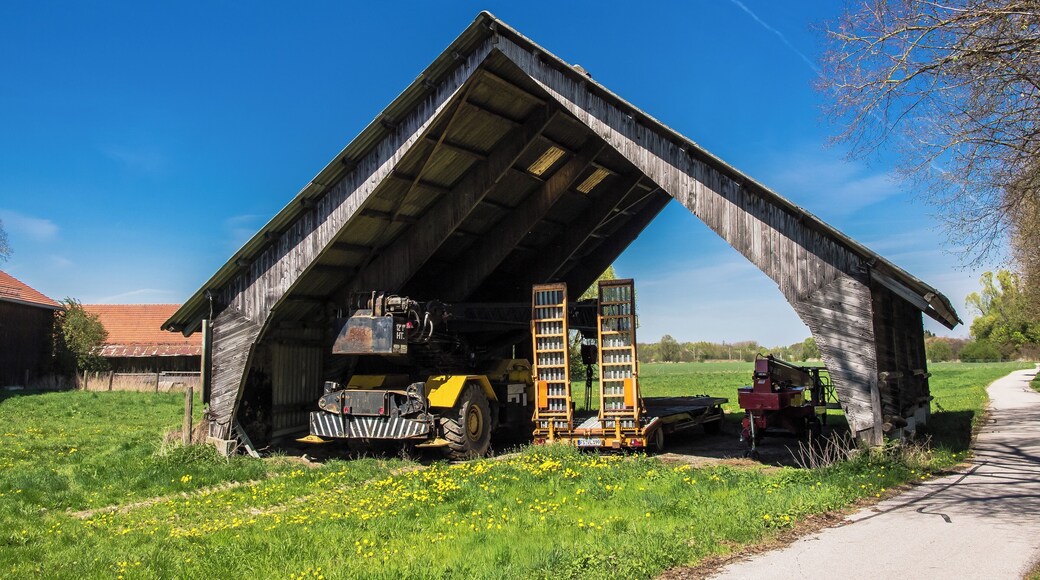 Holzunterstand bei Hallbergmoos