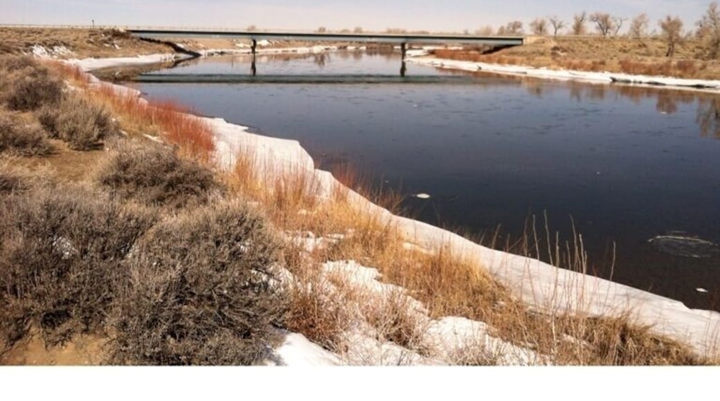 The modern way of crossing the green river