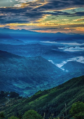 6am in the Himalayas - looking east towards Everest. You can see the peak rising to the left in the distance. #green