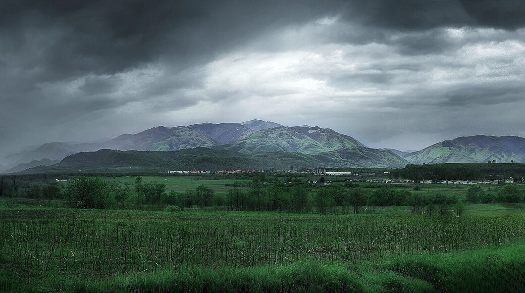 That time I went road tripping through #transylvania during a thunderstorm.
#travel #green #colorful #roadtrip
