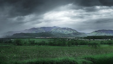 That time I went road tripping through #transylvania during a thunderstorm.
#travel #green #colorful #roadtrip