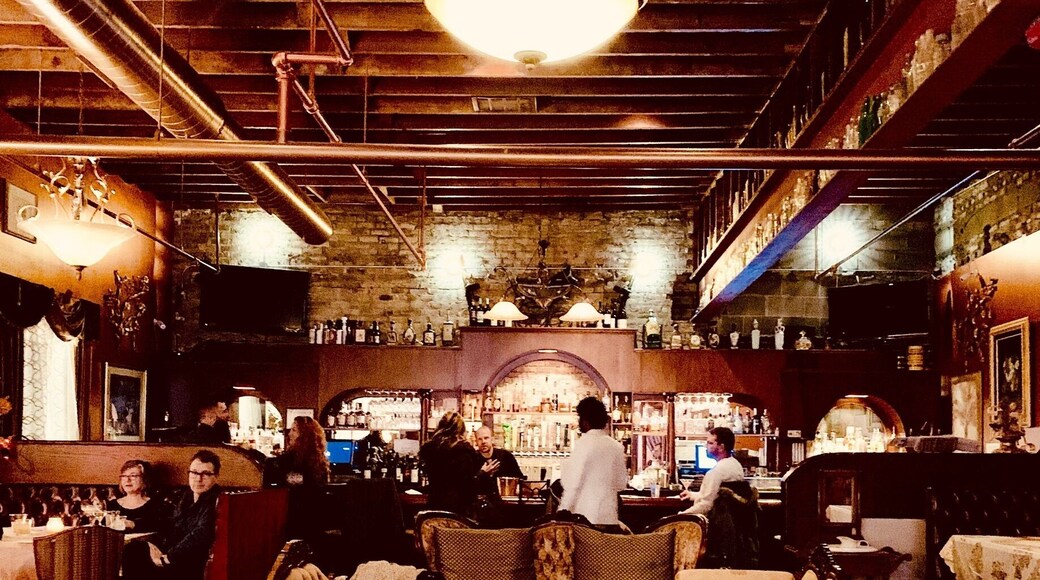 Every year for Valentine’s Day, we try to go to a speakeasy bar. This year we chose the one in Evanston. The best part about this place is that the door to the secret bar is indeed a secret door in the form of a bookshelf 🚪 that opens up into this dim lit 1920s style bar.
Shhhh it’s a secret, it’s Valentine’s Day ;)
#lifeatexpedia #secretbar #speakeasy