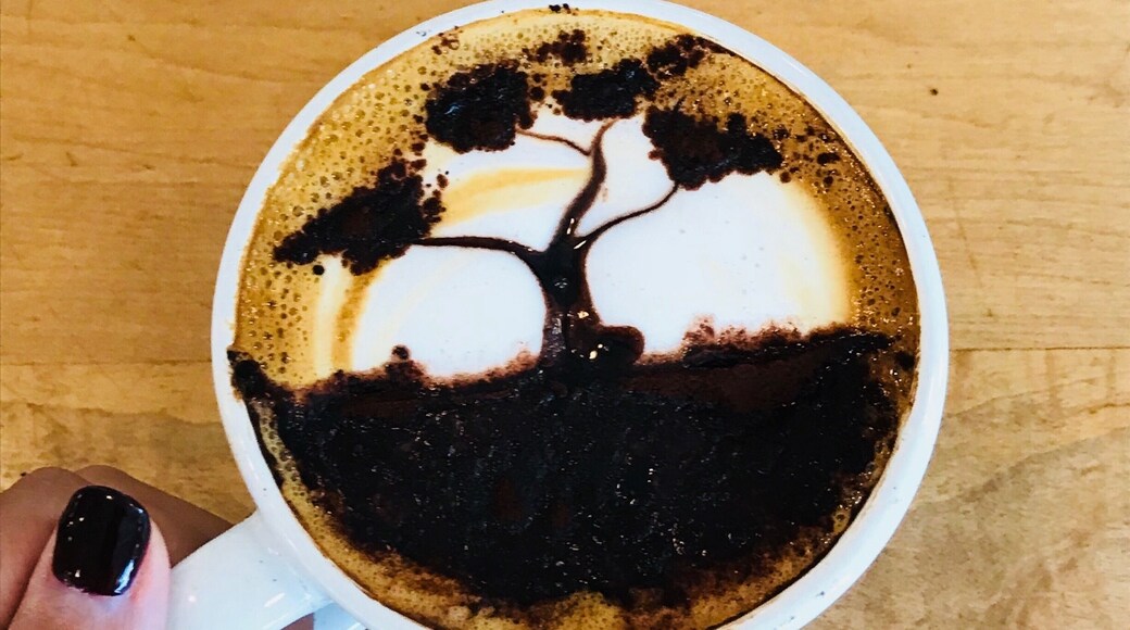 Dreamy Coffee ☕️
Stop by the coffee shop at Evanston and ask for Barista Mike to pour this dream coffee for you.
#coffee #latte #latteArt #LifeAtExpedia