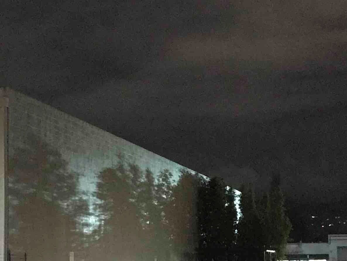 Came out and thought the shadows looked cool 😎