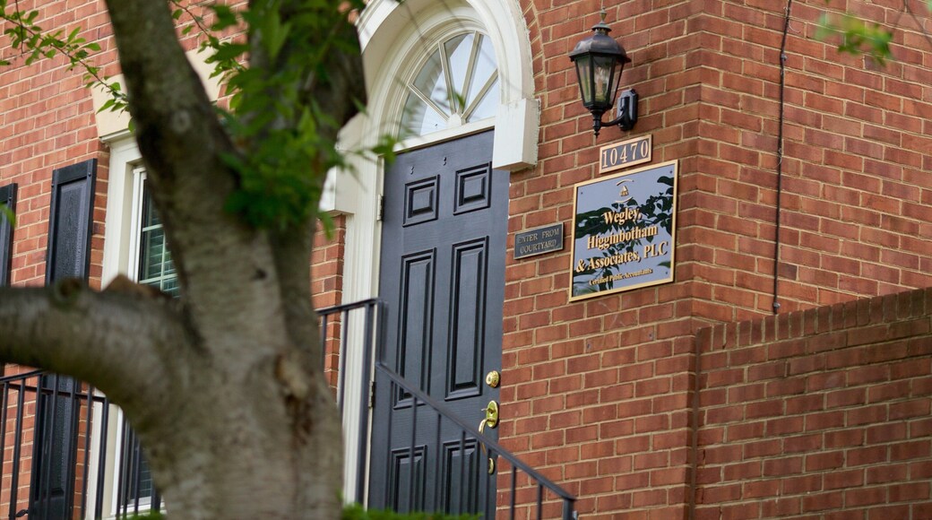 Fairfax mettant en vedette patrimoine historique et signalisation