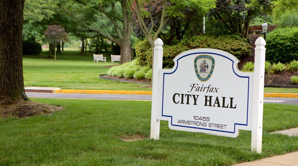 Fairfax mettant en vedette parc, bĂątiment public et signalisation