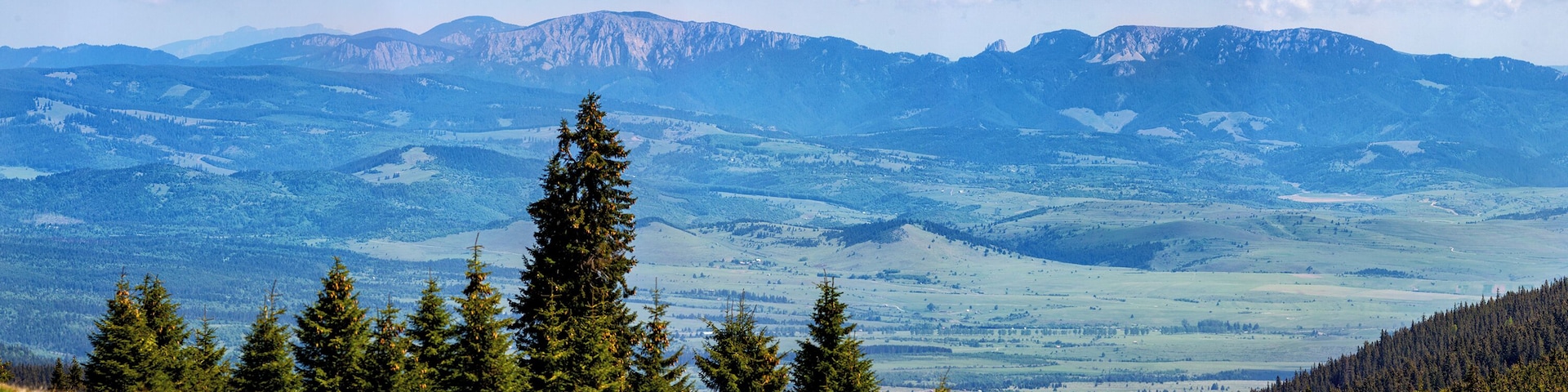 #AboveItAll
#Transylvania
The Harghita Mountains is a volcanic mountain range located in Transylvania. It is part of the Inner Eastern Carpathians. This mountain range is the largest andesite mass in Europe. The tallest peak is the Madarasi Hargita (Harghita-Mădăraș) reaching 1801 metres above sea level.
