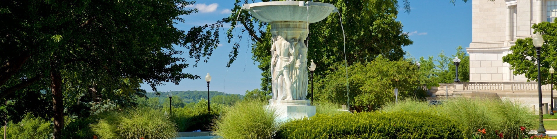 Jefferson City which includes flowers, a fountain and a park