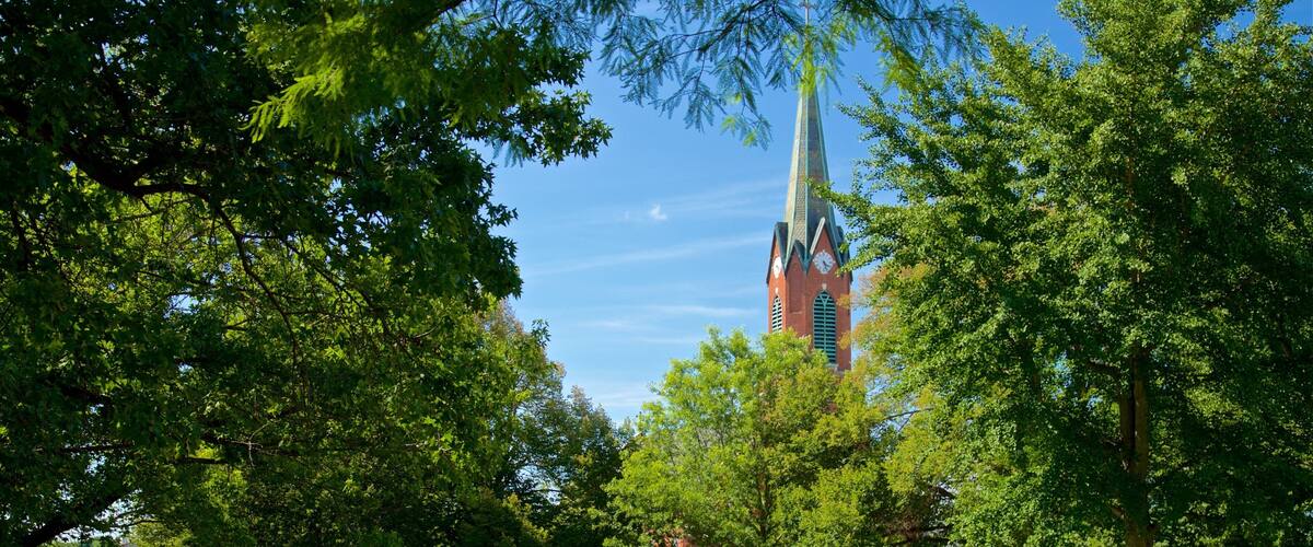 Jefferson City which includes heritage elements and a garden