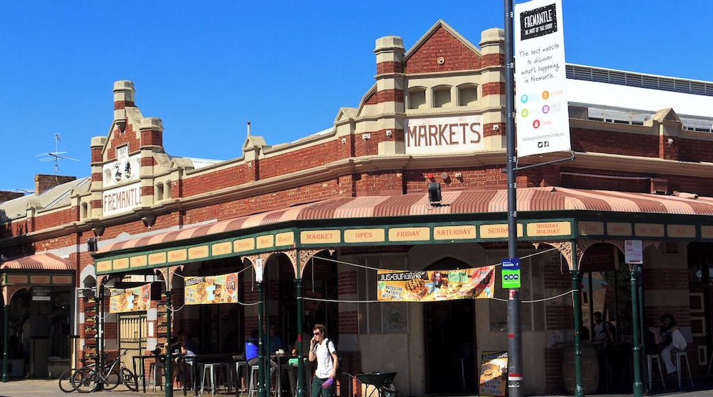 The Fremantle Markets has over 200 market stalls with a wide variety of fresh food, fruits, vegetables, art, craft and mch more.
The opening hours are:
Friday 8am to 8pm
Saturday 8am to 6pm
Sunday 8am to 6pm