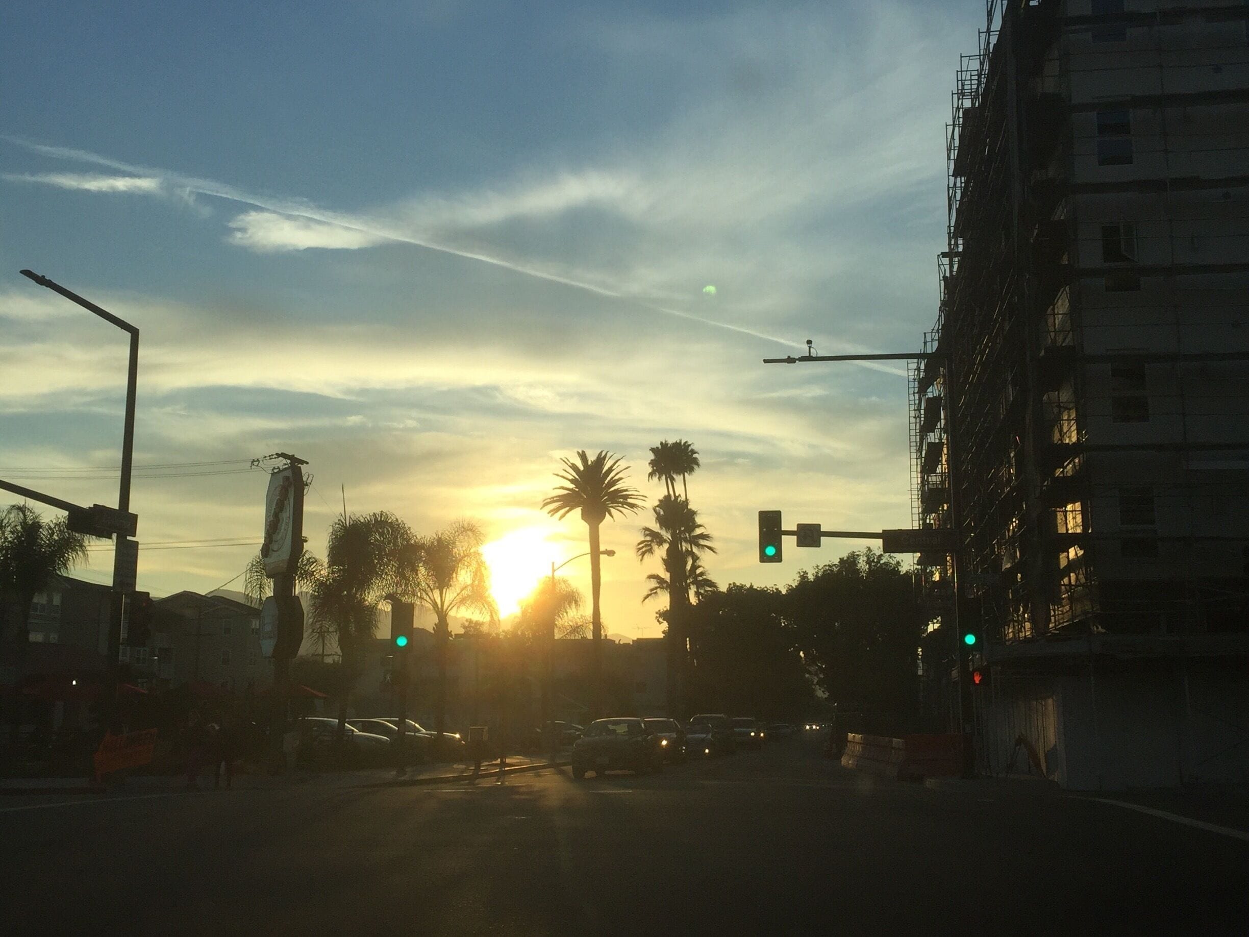 #EndlessSummer Amazing sunset - Summertime in Glendale, California 