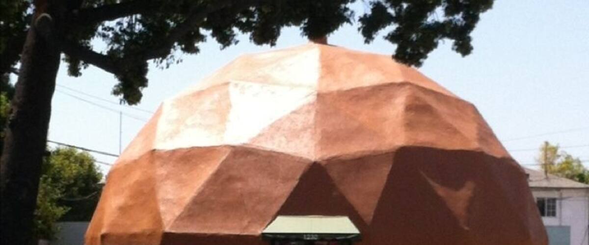 I don't know what this geodesic dome is, but it's cool. Directly across the street from AAA in Glendale.