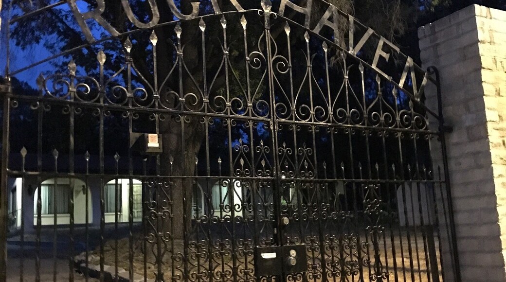 The abandoned all women's sanitarium that housed famous starlets like Glinda the Good witch, Marilyn Monroes mom and one of Clark Gables wives.