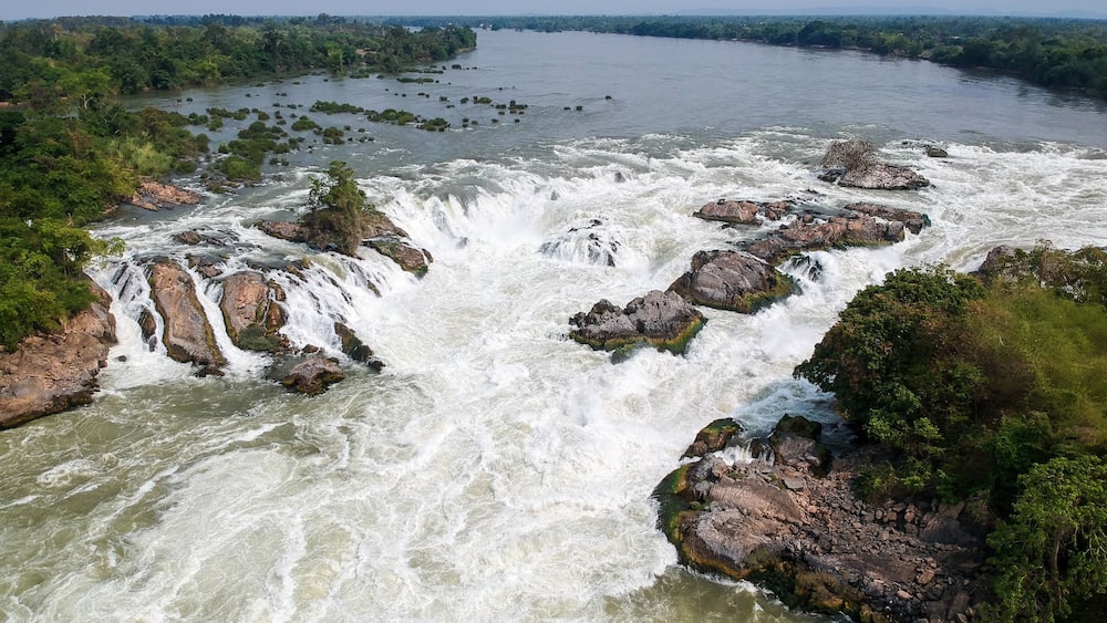 The impressive Tat Somphamit Waterfall in Laos đ±đŠ is very wide and very short, but the sheer amount of water flowing over it makes it quite violent.
#LifeAtExpediaGroup