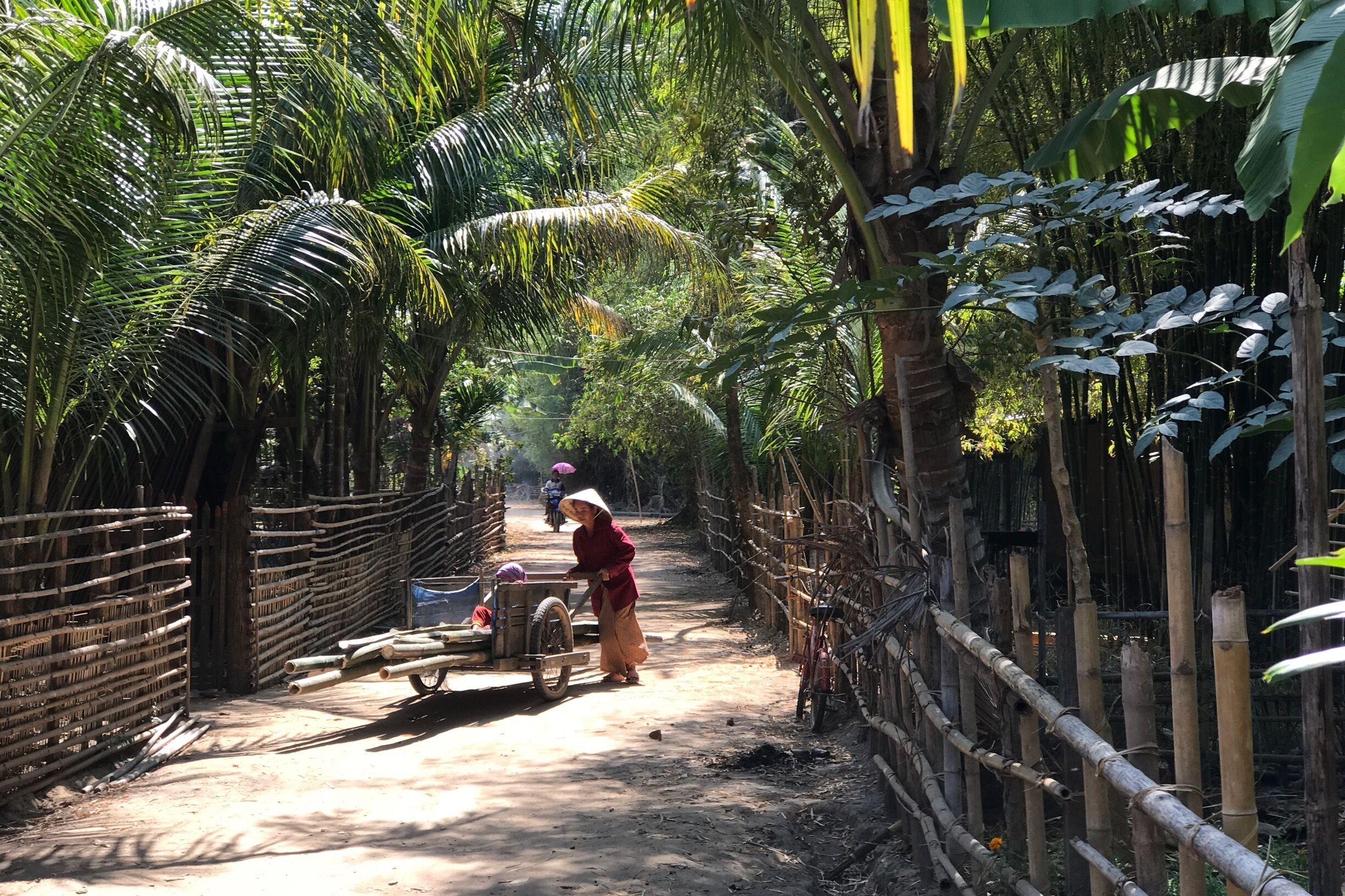 Rural life on Don Som, one of the 4000 Islands in the Mekong near the border between Lao an Cambodia. On this island you‘ll find nearly no tourists but the spirit of the country. 
