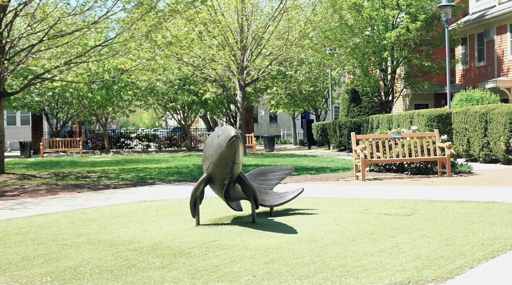 Betta Splendens statue in Auburn Park, Cambridge