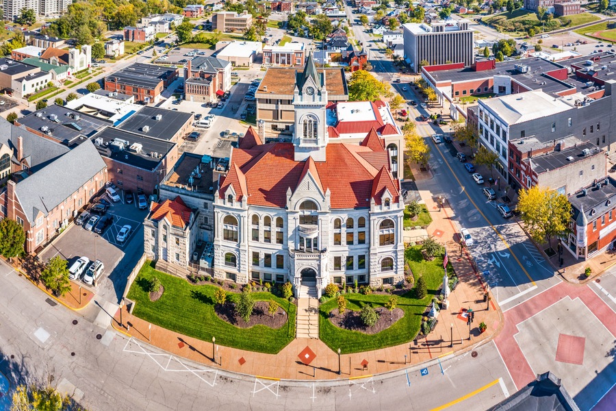 Aerial view of Cole County Courthouse and Jail-Sheriffs House in Jefferson City, Missouri. Jefferson City is the capital of the U.S. state of Missouri