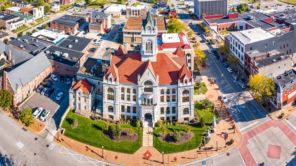 Aerial view of Cole County Courthouse and Jail-Sheriffs House in Jefferson City, Missouri. Jefferson City is the capital of the U.S. state of Missouri