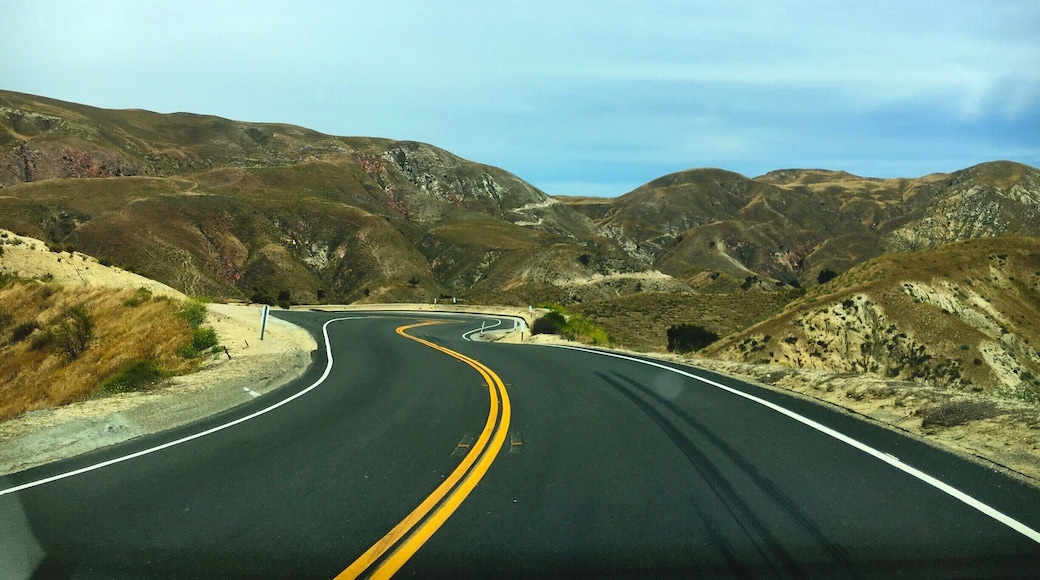 A few of the many winding turns on California 23 through Grimes Canyon. Take lots of pictures, but drive safe!
#California
#roadtrip
#lifeatexpedia
#weloveourmarkets
#AMER