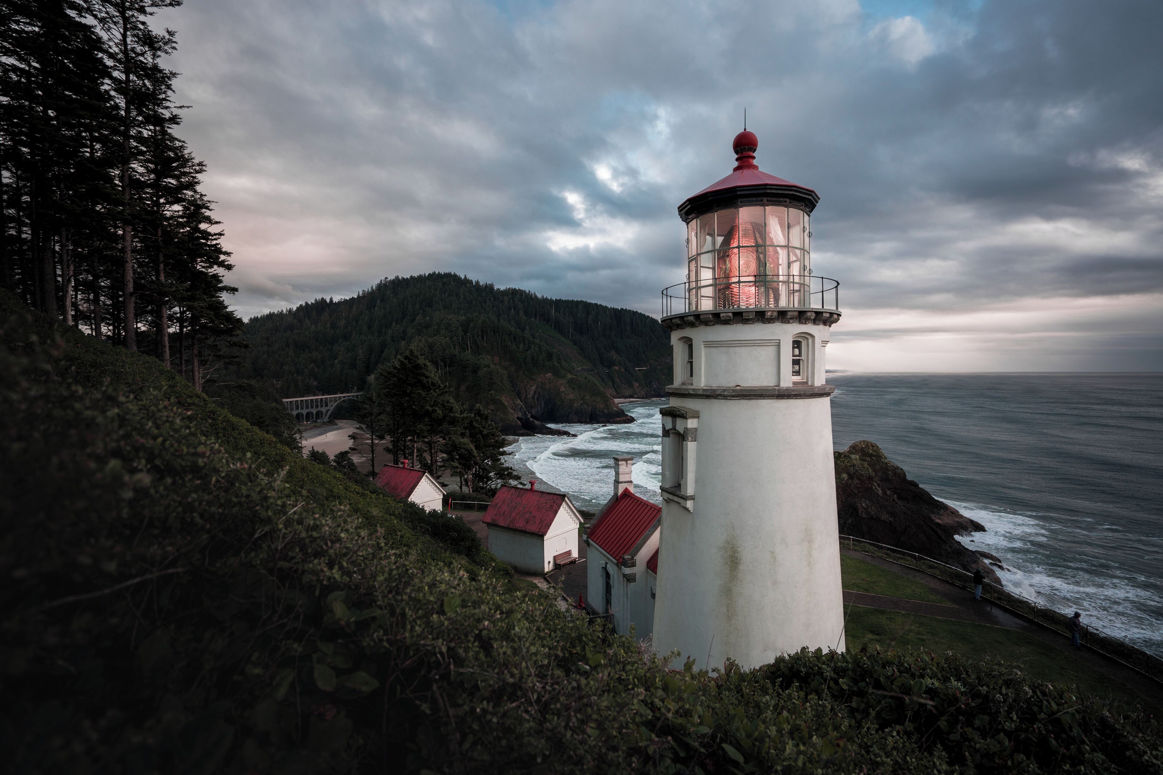 Just above Florence on highway 101 is this magical lighthouse that still runs, shining it's light out to sea. The beauty in this place doesn't stop there, because below the lighthouse is a beautiful beach with tide pools spread along it.

#adventure #lighthouse #oregon #oregoncoast