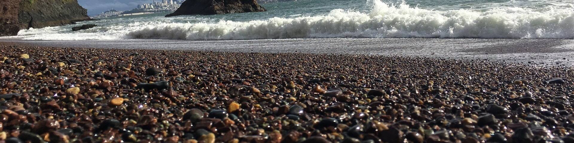 Beautiful beach, worth the parking battle and the gorgeous 0.8 mile hike down. This a trip that you don't want to miss when in San Francisco! #beachbound