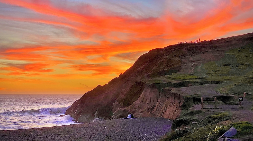 Watching the sunset at Rodeo Beach Taken from the Fort Cronkite Parking Lot.