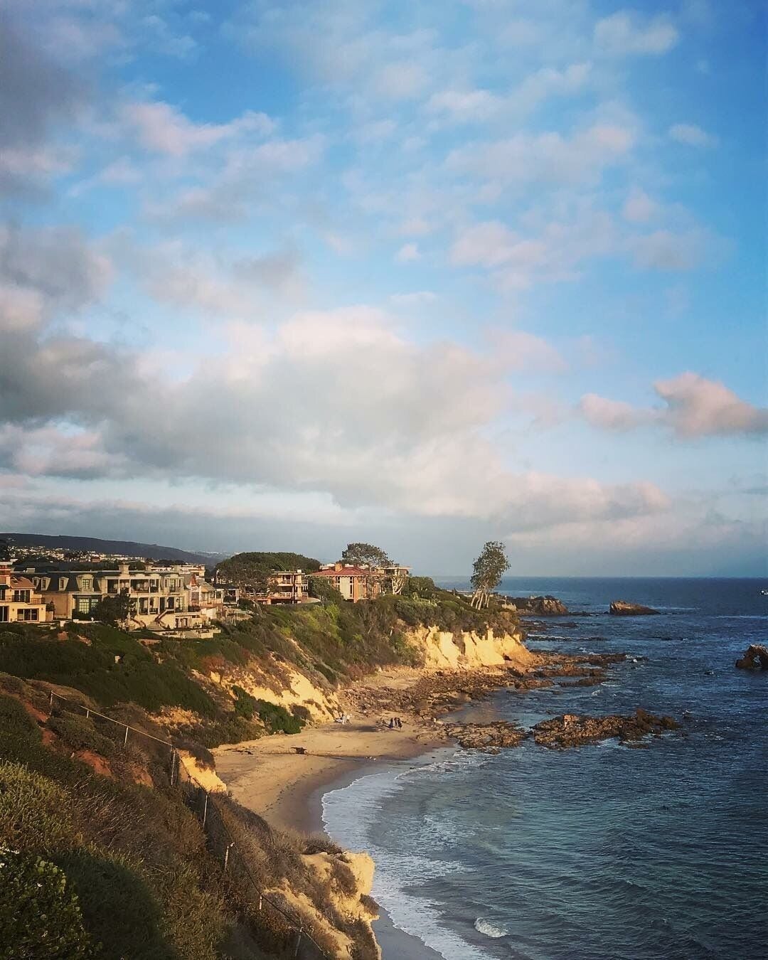 #BVSBlue #sunset in Corona Del Mar. #newportbeach #hiking