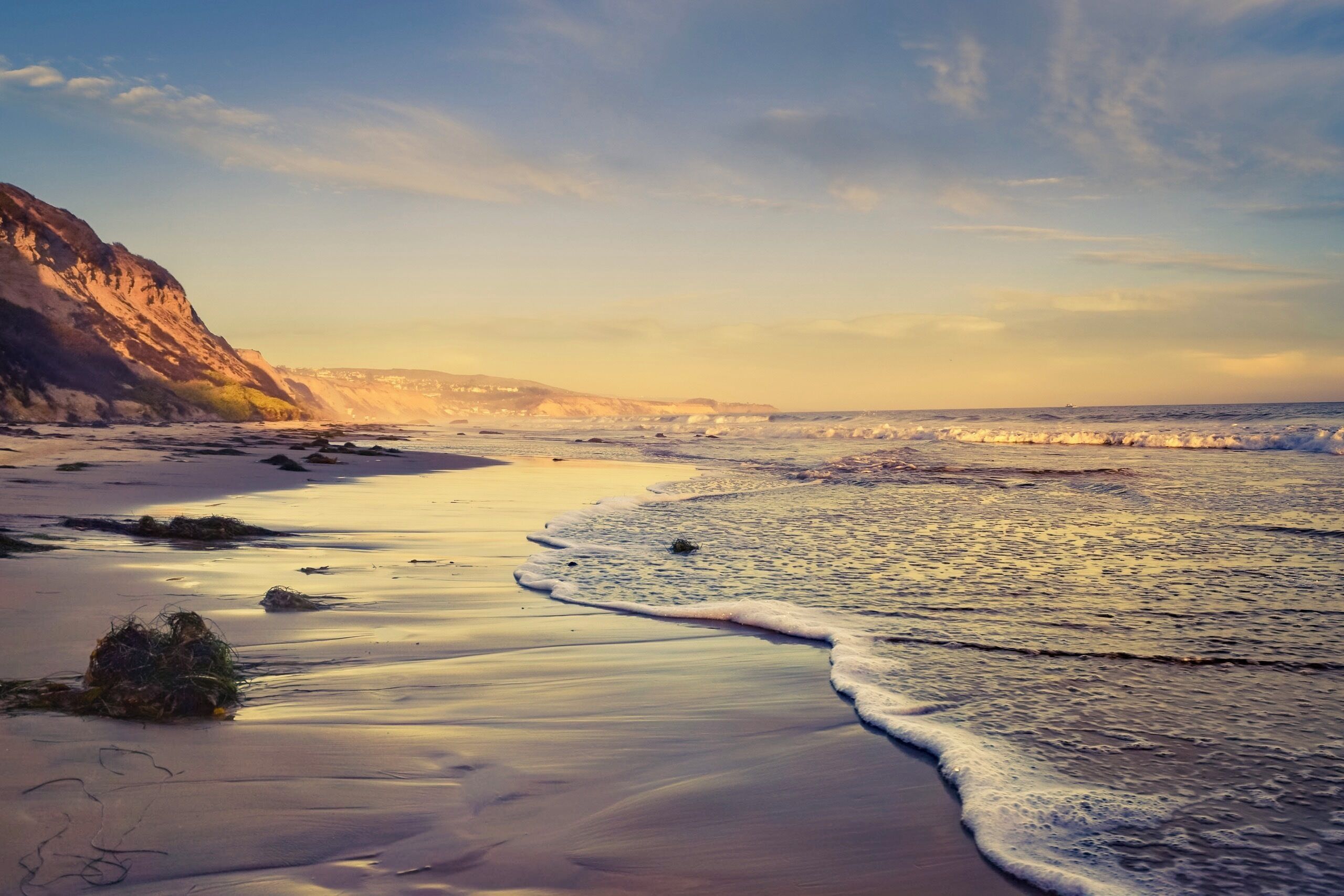 Late afternoon at #NewportCoast CA. Even during the busy #tourist #summer season of July you can find a deserted spot on the #beach   