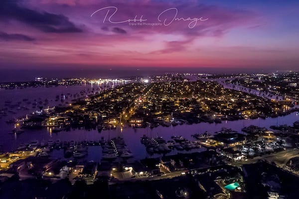 Lucky when the stars align and the winds die down to take a dusk time flight. Blessed to live in such a photogenic town with endless possibilities. If ever on the west coast look me up for info on Newport Beach.
Notes: taken from a public street / no special notes, close to Corona del Mar Beach
@robbimage www.robbimage.com
#bvsphotogsquad #lensculture #MegaPhotographers #aerialphotography #dji #dronesdaily #dronestagram #viewfromabove #dronelife #droneoftheday #TroveOn #beachlife #shore #waves #ocean #ilovenewportbeach fodorsonthego #lonelyplanet #amazingday #NeverStopExploring #TravelDeeper #surroundmewithwater