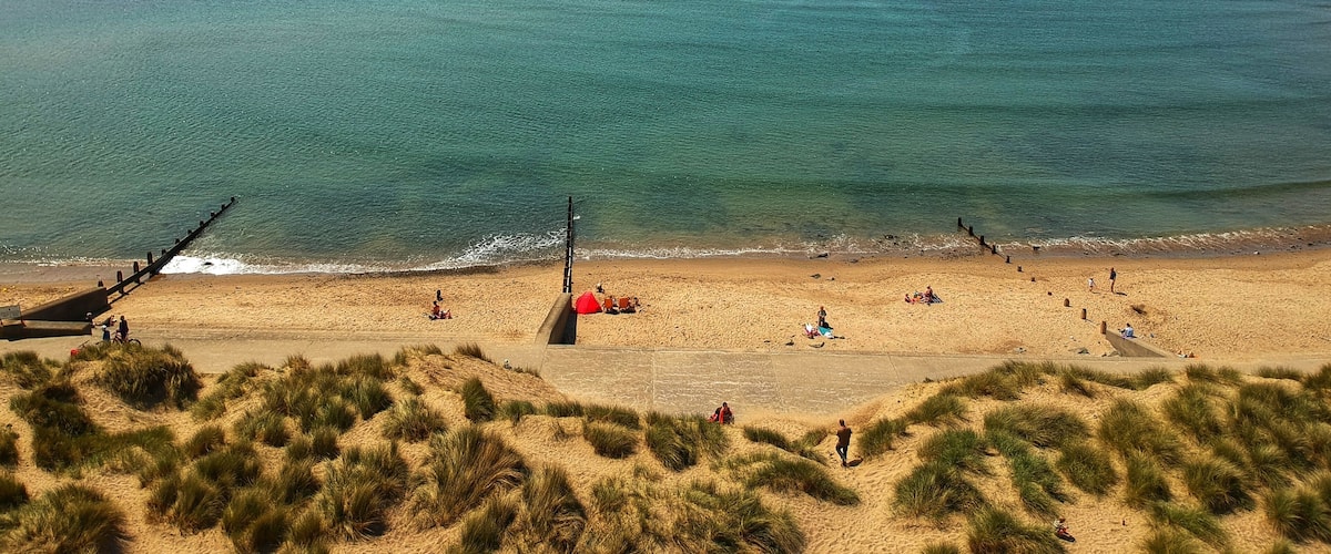 One of the best beaches 
Great marina 
Golden sand 
Loads to see