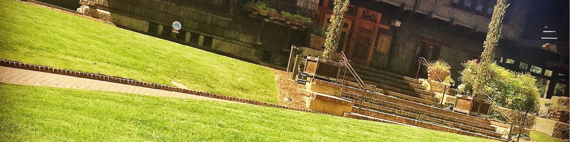 This home is amazingly beautiful! Located in Pasadena. Used in the movie zathura. Tim Robbins stars. It's a craftsman home.