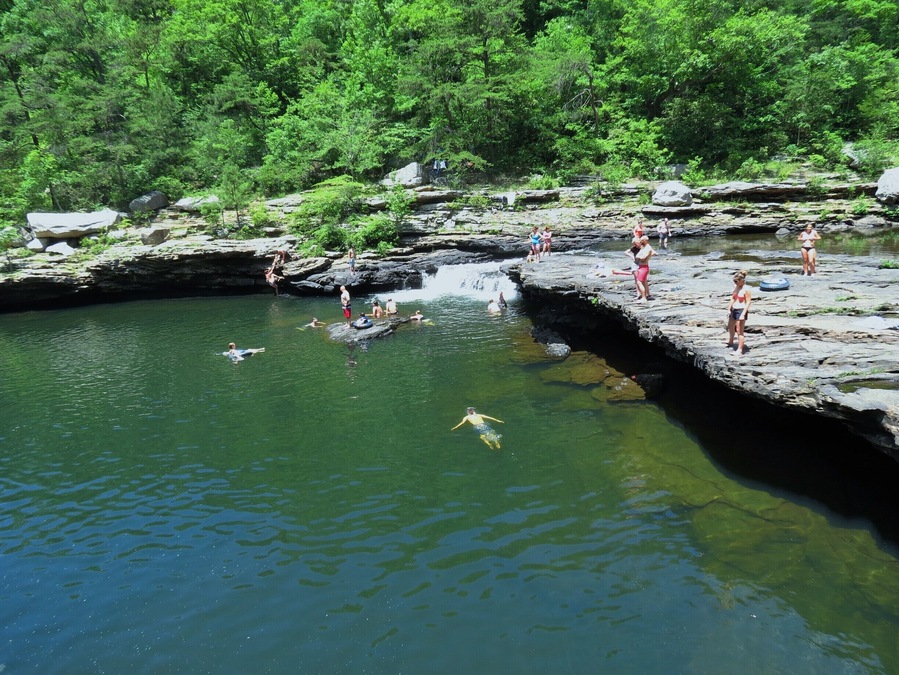 Now THIS is the spot to do a little cliff jumping in the Little River Canyon Preserve. There is a steep descent to get to this area, but it doesn't take very long. #hiking