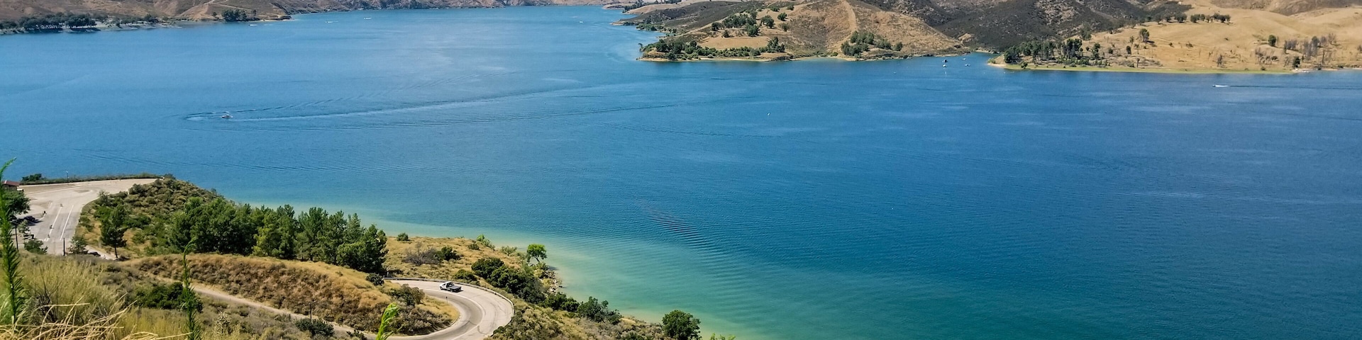By Land Or By Water
#photography #lakescape #lake #boat #car #truck #road #land #mountains #mountainscape #LA #bluewater #water #Earth #nature #beautiful #landscapephotography #sky #bluesky #clouds #nubes #nuvole #foto #photo #fotó #FotoDelDia #FOTD #PhotoOfTheDay #abc7eyewitness