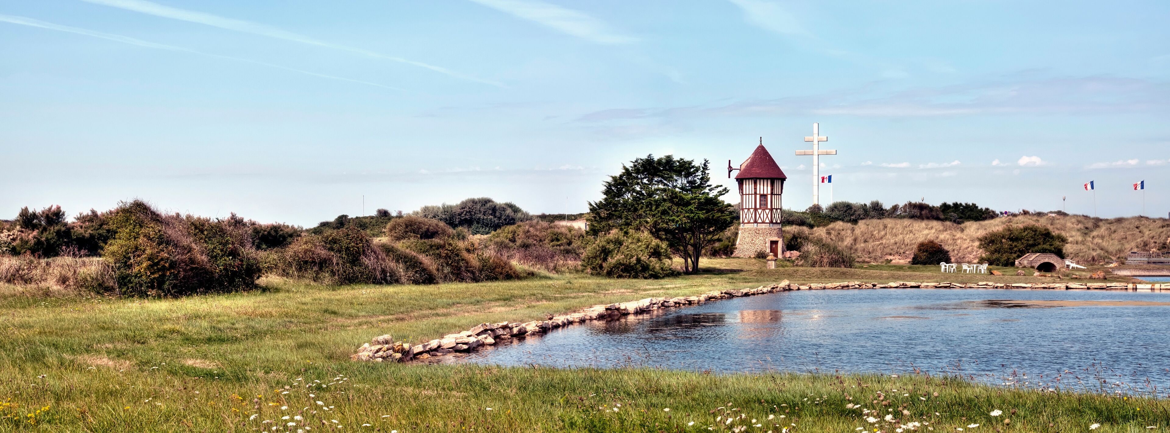 Panorama HDR de la croix de Lorraine à Courseulles-Sur-Mer