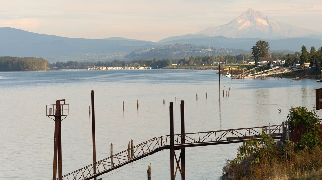 Columbia Riverfront Mount Hood Oregon River Cascade Mountains