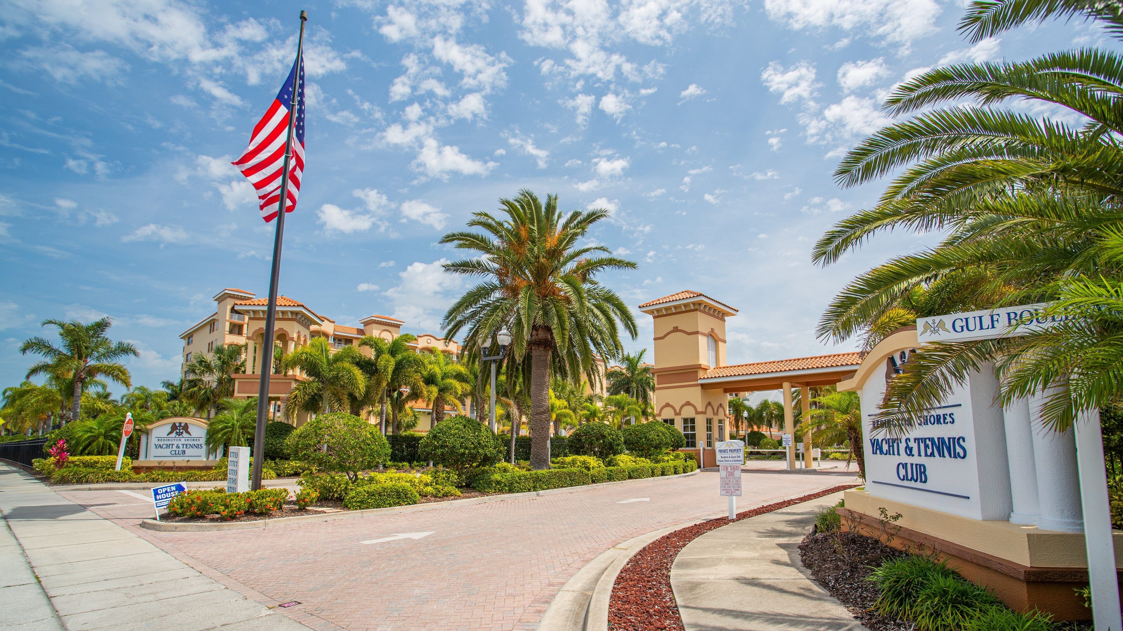 Redington Shores featuring signage