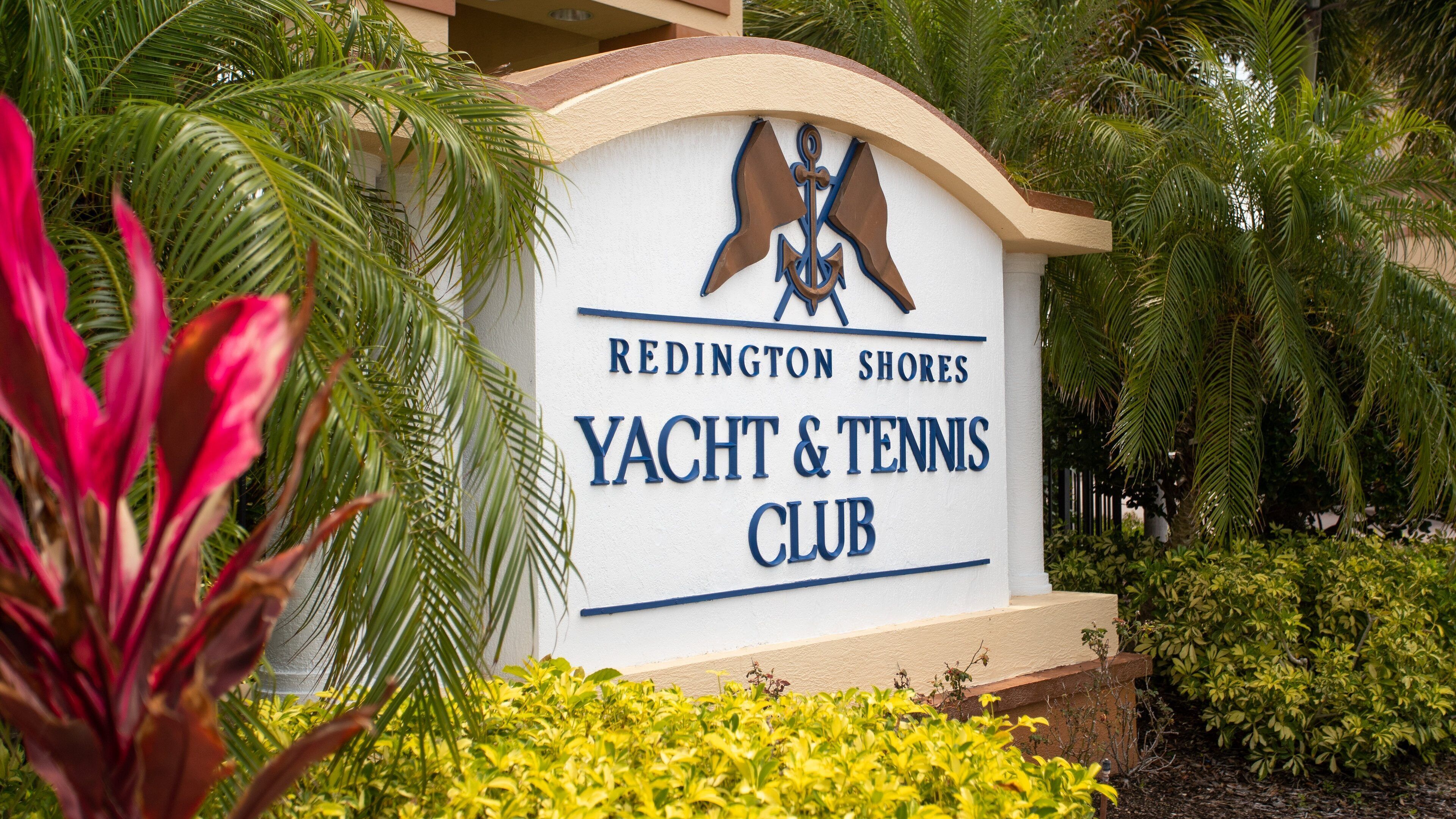 Redington Shores featuring signage